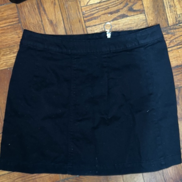 H&M black zip skirt size: 10 - Picture 4 of 4